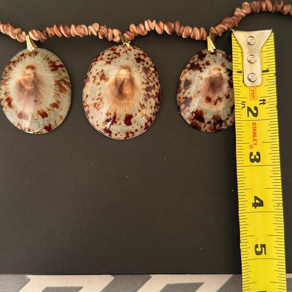 Vintage Brown and Tan Shell Necklace and Earring Set - Picture 4 of 4